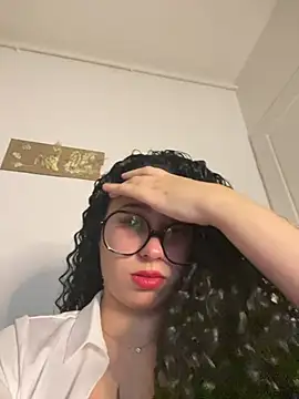 Queenlo_xxx - suce très fort ton gode lolo