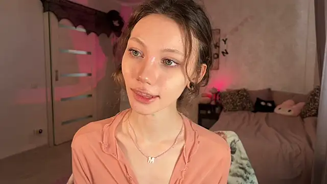 MiaPimmy - I wanna feel your hands on my boobies!