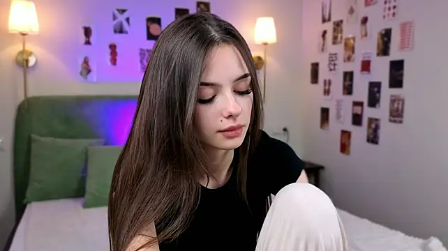 Kiara_beauty - put on mini shorts
