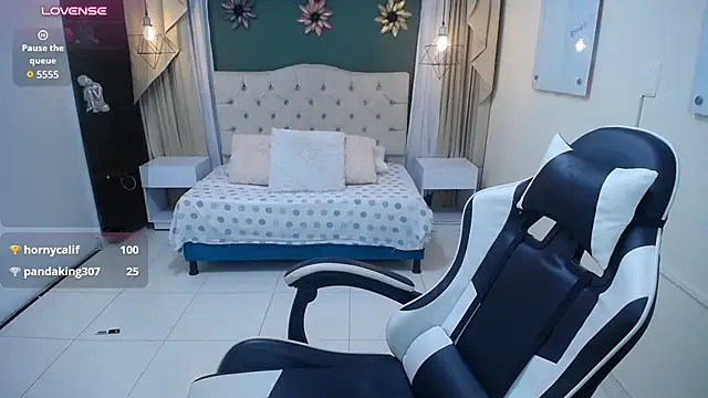 Skinny_liittle18 - show titts