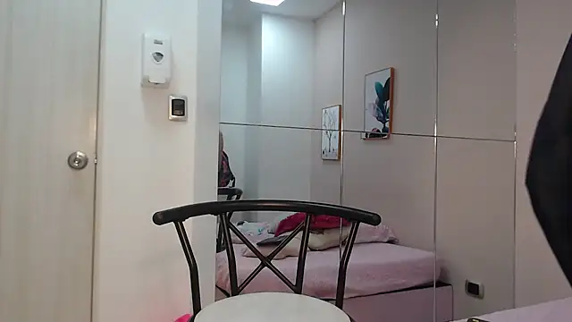 Zooombee - dildo ride