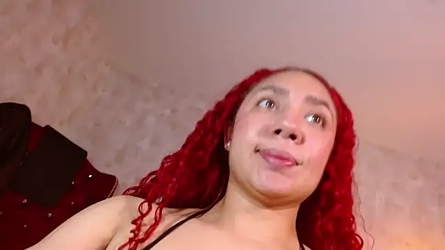 IsabelaLatina - place clamps on the nipples