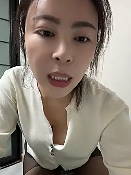 YaoYao8888 - 精油抹胸