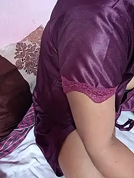 Poojasexy71