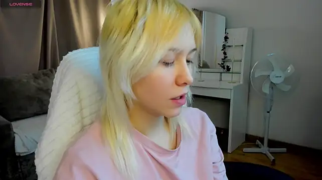 EmilyTrase - fingerbra