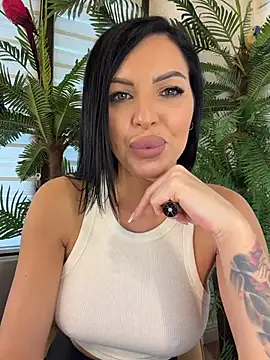 ReynaMorel - Tease naked boobies