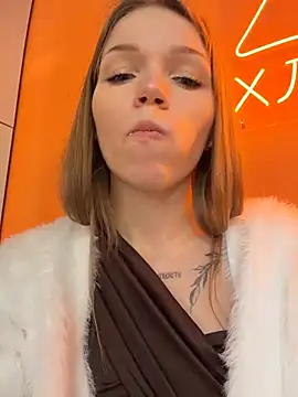 StreetSquirt - massage boobs in public