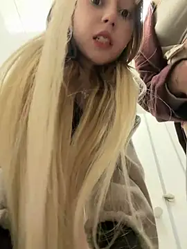 Elsawhere - push panties aside BOTH🍓💦