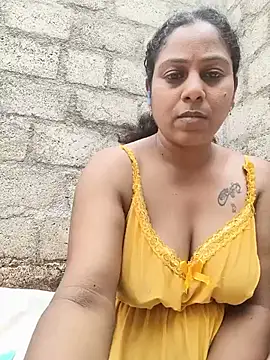 JENNIFERtamil - Public nude stream 15 mins