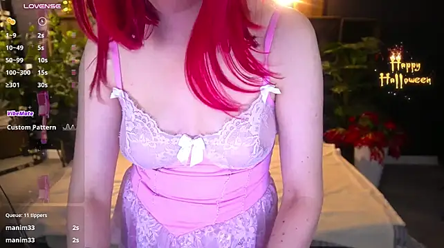 DramaQuenns - show boobs
