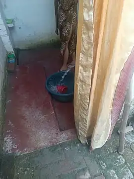 Kdamini - Fingring in public