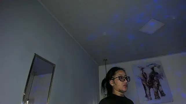 Ayshel__ - scissor position