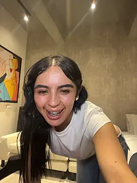 Emily-14 - Remove my pants