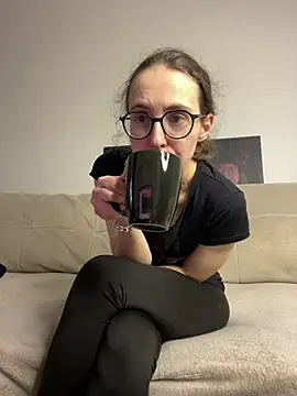 MartiniiSelenna - Spread my big booty