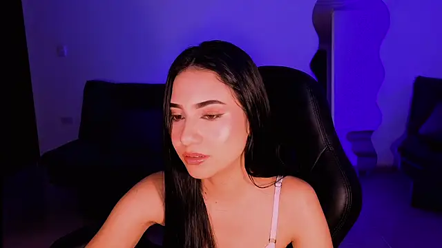 Amara_Beaumont - oil show (tits and ass)