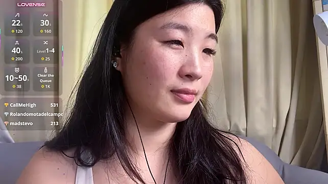 Tavie1744 - show boobs and panti（no nipples 3min