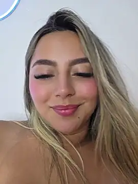 CelesteBlaze_ - 2 figers in my pussy