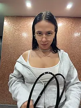 Bunny_Lush - 1 finger in pussy