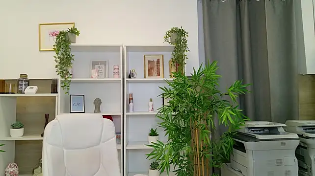 LadyLeea - Play with dildo between my boobs