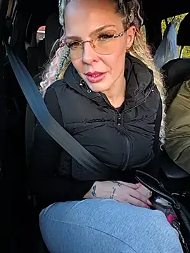 DirtyTechCouple- - Suck on Fingers like a bj😘