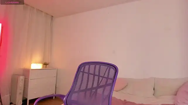 AbyWhitee - plug inmy ass