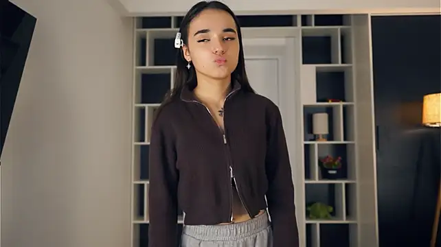 CourtneyBasbas - suck 2 fingers with drool