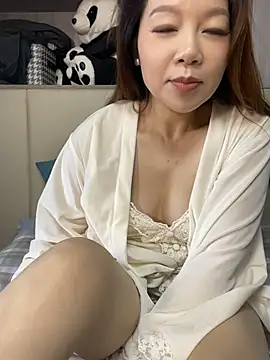 Si-si-love - 找男人用假阳具抽插我