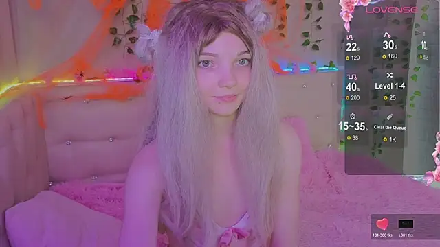 AnimeAlica18 - Pinch my nipples close to cam💕