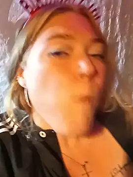 BettyandGold - 5 Push ups