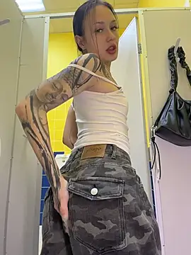 EliteBitch - slap my ass in pants in man WC😈
