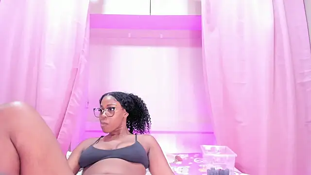 KiomaraaBaker - twerking on a dick