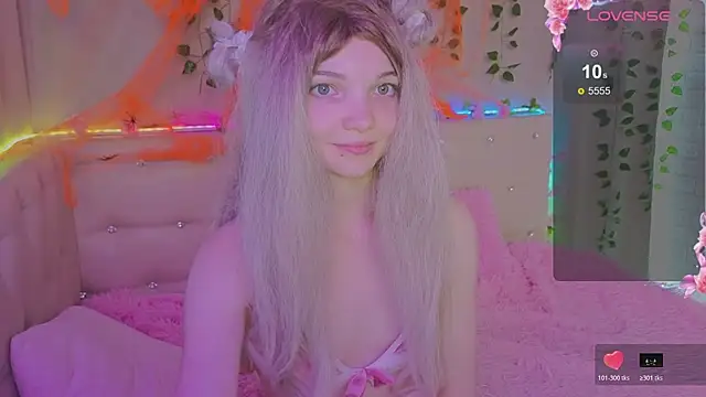 AnimeAlica18 - Pinch my nipples close to cam💕