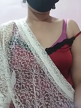 Honey_Babe06 - Change bra in public