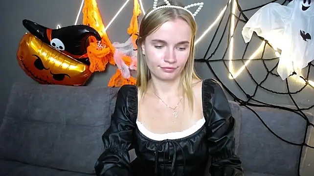MargaritaKiss - new Catwoman costume