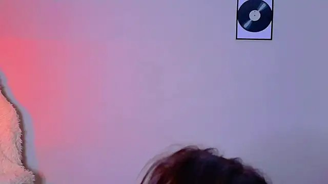 Love4me01 - loose my top, get me topless