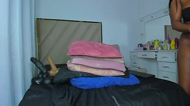 Niki_Kerr - Ride and oil in my ass