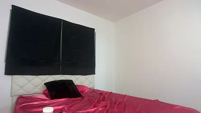 Venetianbarbie - suck dildo