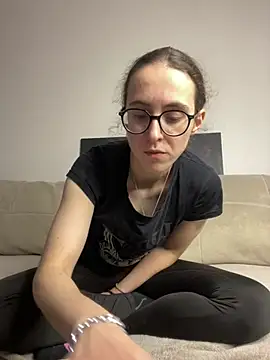 MartiniiSelenna - Spread my big booty