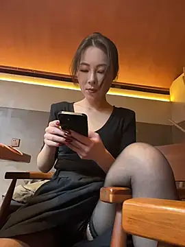Eva10069 - 公众咖啡厅真空下半身行走人群
