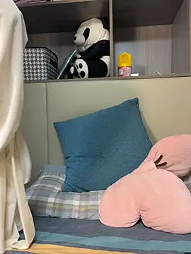 Si-si-love - 找男人用假阳具抽插我
