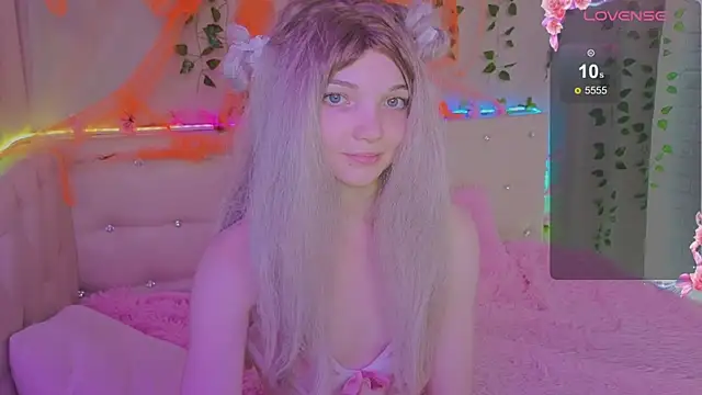 AnimeAlica18 - Pinch my nipples close to cam💕
