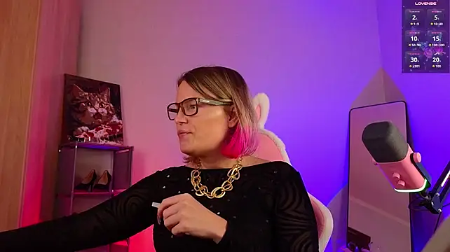 Lady_Shine - I’m tempting you with a bun