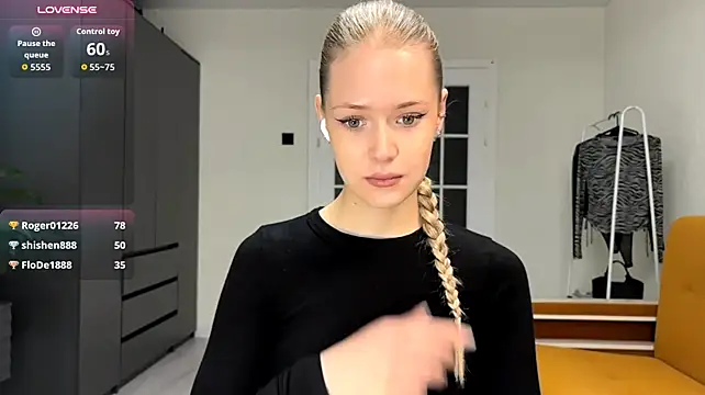 ZaidaSchwarten - Play my boobs