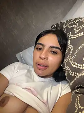 Emily-14 - Remove my pants