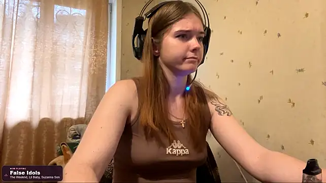 RealMaria - Play with panties straps