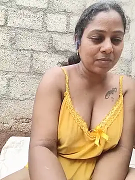 JENNIFERtamil - Public nude stream 15 mins