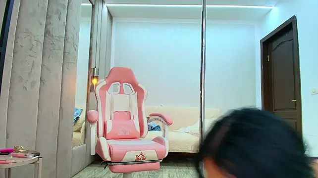 Britney_Charm_ - Poledancing and Squirt hard , cumshow