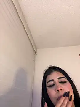 -Brittanny - NAKED AND TWERK