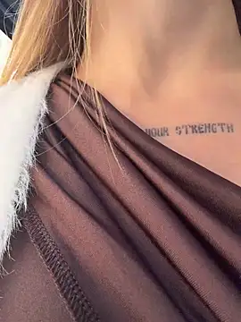 StreetSquirt - play with pussy over panties in public