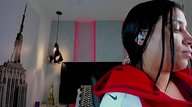 Samantha_hotly